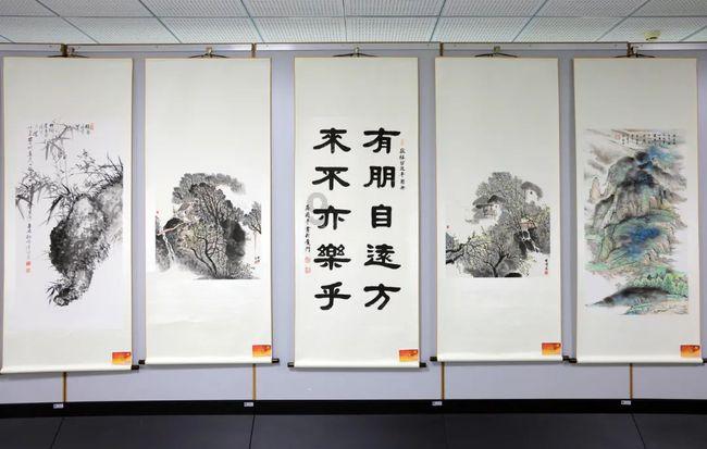 逃出漂亮花谷